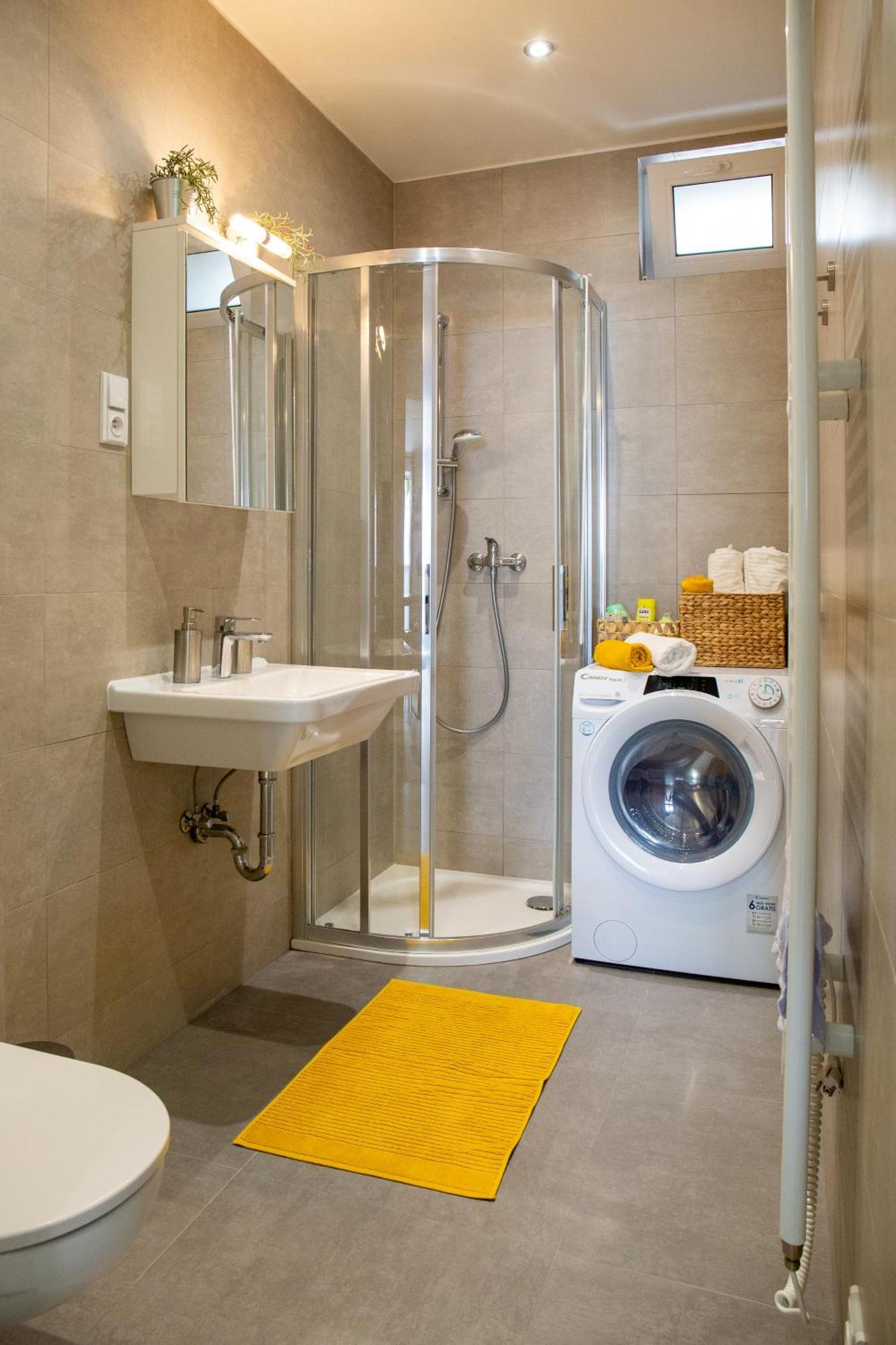 Apartman Yellow Submarine Se Slunnou Terasou Kutna Hora Bagian luar foto