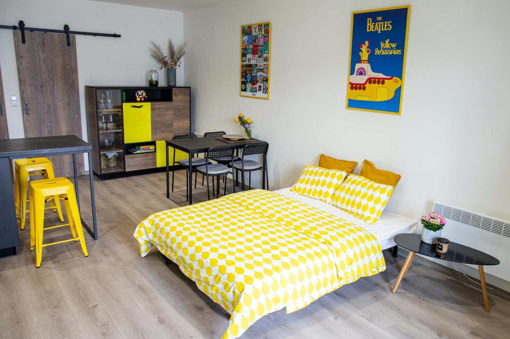 Apartman Yellow Submarine Se Slunnou Terasou Kutna Hora Bagian luar foto